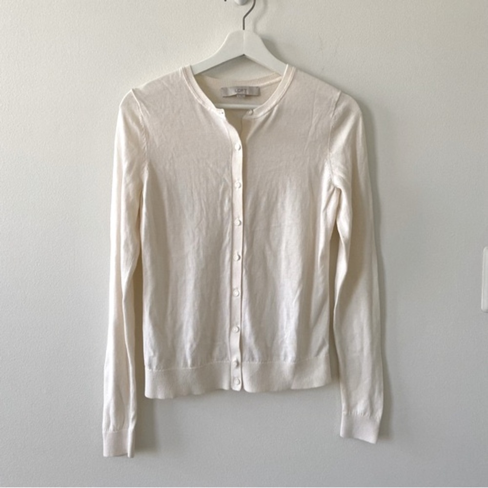 LOFT Women’s Crew Neck Cardigan Sweater Beige EUC